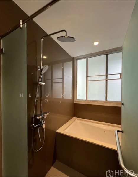 For Rent 2 Bedroom Apartment Thonglor in Watthana Bangkok HRE01128, กรุงเทพ, คลองตันเหนือ, วัฒนา, กรุงเทพ, 150 ตร.ม., ทาวน์เฮ้าส์ ให้เช่า, โดย Hero Realtor Co., Ltd., 500447625 - DDproperty.com