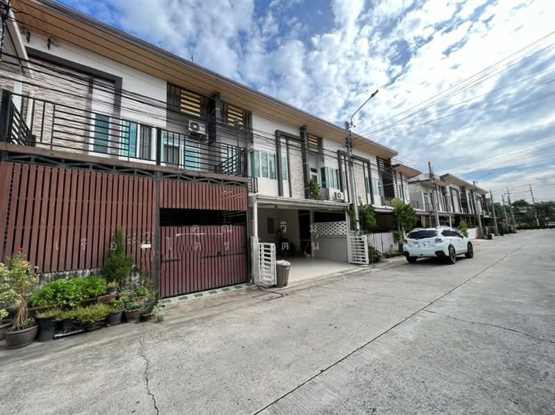 Gusto Townhome Ramkhamhaeng, Bangkok, Soi Rat Phatthana (Soi Miss Teen), Ramkhamhaeng Road (Sukhapiban 3 Road), Saphan Sung, Bangkok, 4 Bedrooms, 132 sqm, Townhouse For Sale, by คุณ วิมล เรืองไตรรัตน์ (มนต์), 500447675 - DDproperty.com