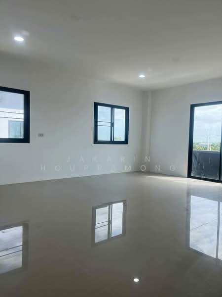 ให้เช่าโกดัง ลาดหลุมแก้ว ปทุมธานี ออฟฟิศ 3 ชั้น 300 ตรม, Pathum Thani, Lat Lum Kaeo, Pathum Thani, , 300 sqm, Warehouse/Factory For Rent, by Jakarin Houpramong, 500447679 - DDproperty.com