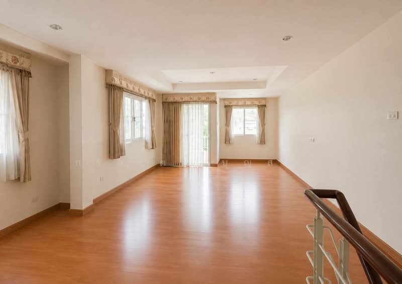 Bann Imumporn Pinklao-Thawee Watthana, Bangkok, Soi Moobann Imumporn, Sala Thammasop, Thawi Watthana, Bangkok, 4 Bedrooms, 160 sqm, Semi-Detached House (Twin House) For Sale, by กรกฤตย์ บุญสระ, 500447697 - DDproperty.com