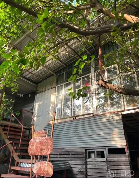 For Rent Warehouse 350 sqm near BTS Phra Khanong, Watthana Bangkok HRE01136, Bangkok, Khlong Tan Nua, Watthana, Bangkok, , 350 sqm, Warehouse/Factory For Rent, by Hero Realtor Co., Ltd., 500447715 - DDproperty.com