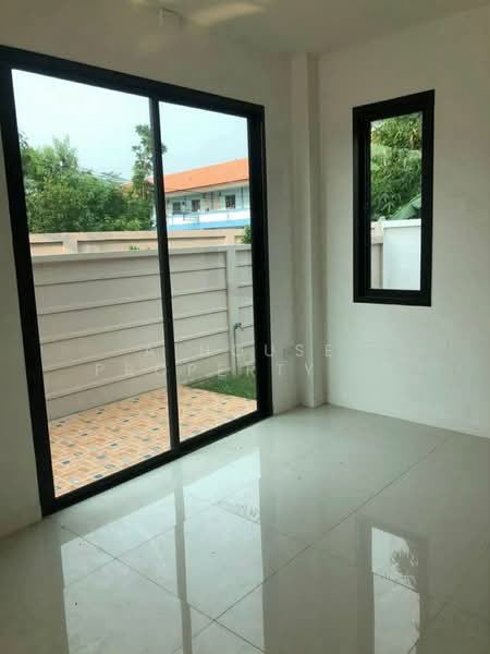 Two-story twin houses in Phuri Village, offering a pleasant atmosphere in the heart of Chonburi, Chon Buri (Pattaya), Ban Suan, Muang Chon Buri, Chon Buri (Pattaya), 3 Bedrooms, 160 sqm, Semi-Detached House (Twin House) For Sale, by A House Property Co.,Ltd., 500447743 - DDproperty.com