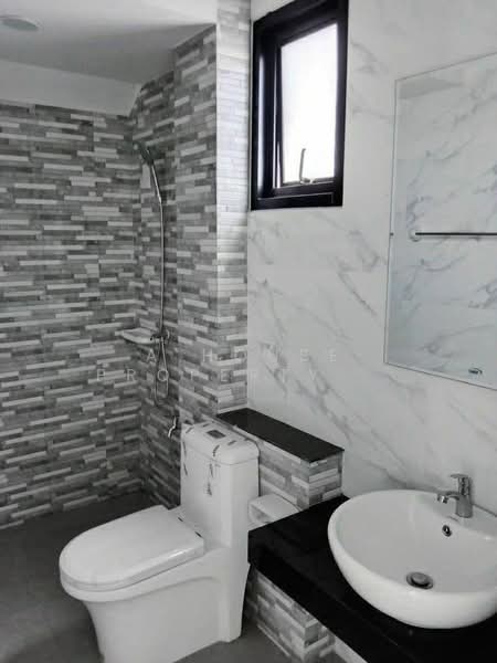 Two-story twin houses in Phuri Village, offering a pleasant atmosphere in the heart of Chonburi, Chon Buri (Pattaya), Ban Suan, Muang Chon Buri, Chon Buri (Pattaya), 3 Bedrooms, 160 sqm, Semi-Detached House (Twin House) For Sale, by A House Property Co.,Ltd., 500447743 - DDproperty.com