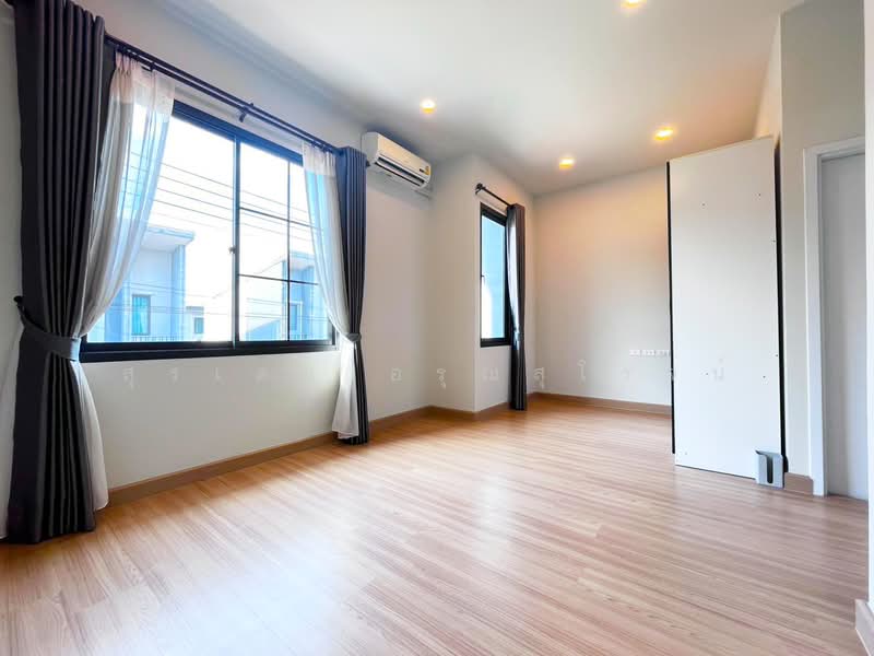 Britania Wongwaen Chatuchot : บริทาเนีย วงแหวน จตุโชติ, Pathum Thani, ถ. หทัยราษฎร์, Bung Kham Proi, Lam Luk Ka, Pathum Thani, 2 Bedrooms, 76 sqm, Townhouse For Sale, by Suradej Arunsurosn, 500447773 - DDproperty.com