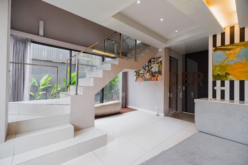The Park Lane 22, Bangkok, 42 Soi Pridi Banomyong 45, Khlong Tan Nua, Watthana, Bangkok, 3 Bedrooms, 350 sqm, Townhouse For Rent, by Kay Tippayanet, 500447783 - DDproperty.com