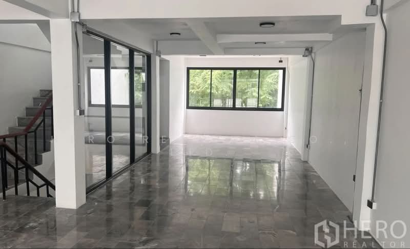 For Rent Home Office 420 sq.m. BTS Bang Chak, Phra Khanong, Bangkok HRE01146, Bangkok, สุขุมวิท, Bang Chak, Phra Khanong, Bangkok, , 420 sqm, Office Space For Rent, by Hero Realtor Co., Ltd., 500447788 - DDproperty.com