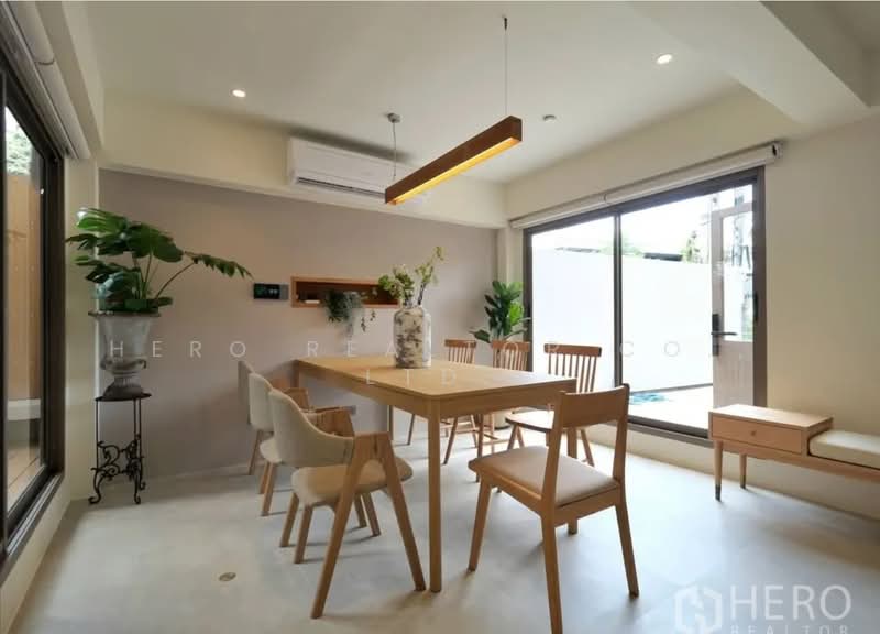 For Rent 3 Bedroom Semi-Detached House near BTS Phra Khanong, Watthana Bangkok HRE01139, Bangkok, Phra Kanong Nua, Watthana, Bangkok, 3 Bedrooms, 170 sqm, Semi-Detached House (Twin House) For Rent, by Hero Realtor Co., Ltd., 500447793 - DDproperty.com