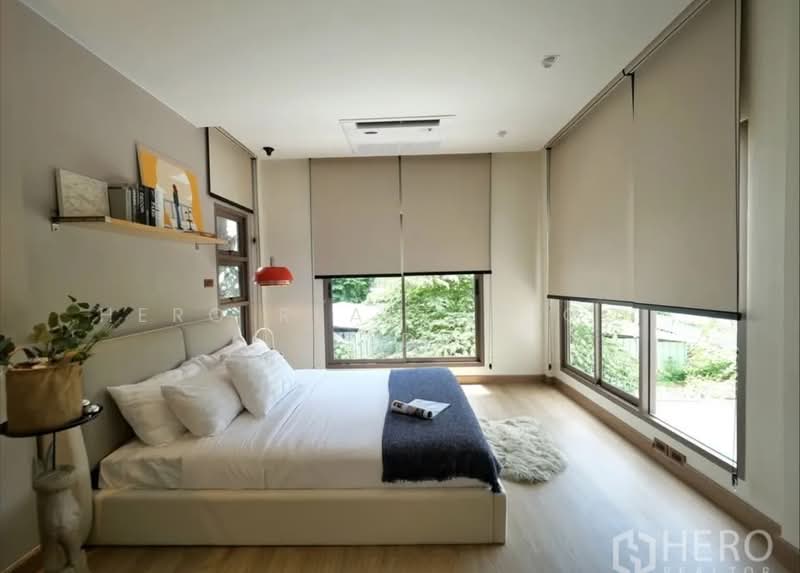 For Rent 3 Bedroom Semi-Detached House near BTS Phra Khanong, Watthana Bangkok HRE01139, Bangkok, Phra Kanong Nua, Watthana, Bangkok, 3 Bedrooms, 170 sqm, Semi-Detached House (Twin House) For Rent, by Hero Realtor Co., Ltd., 500447793 - DDproperty.com