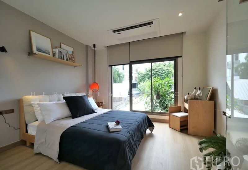 For Rent 3 Bedroom Semi-Detached House near BTS Phra Khanong, Watthana Bangkok HRE01139, Bangkok, Phra Kanong Nua, Watthana, Bangkok, 3 Bedrooms, 170 sqm, Semi-Detached House (Twin House) For Rent, by Hero Realtor Co., Ltd., 500447793 - DDproperty.com