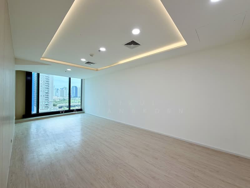 Office with free AC 8:00-22:00, 350m from MRT Rama 9, Bangkok, Huai Khwang, Bangkok, , 226 sqm, Office Space For Rent, by Sirikul Wattanakorn, 500447833 - DDproperty.com