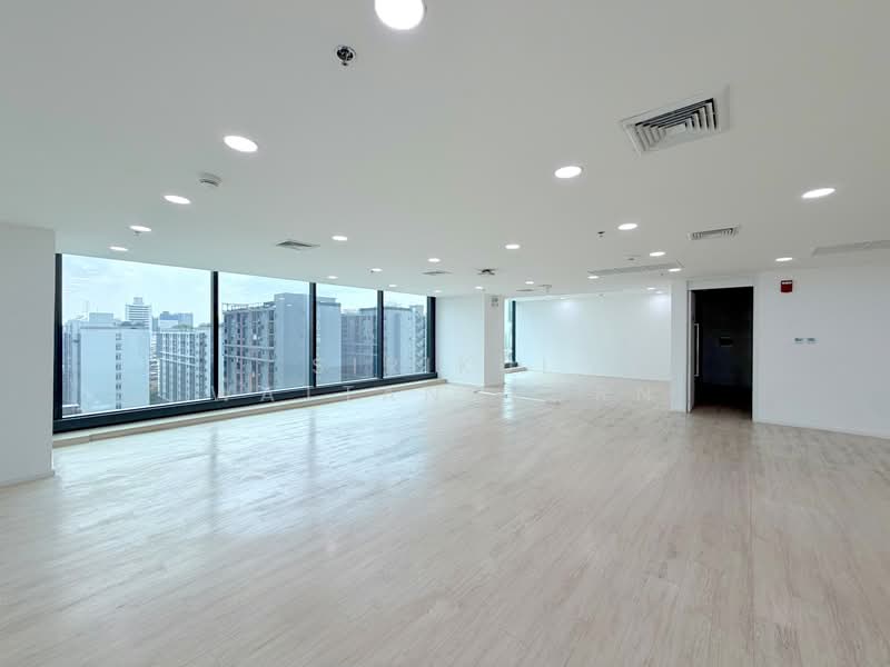 Office with free AC 8:00-22:00, 350m from MRT Rama 9, Bangkok, Huai Khwang, Bangkok, , 226 sqm, Office Space For Rent, by Sirikul Wattanakorn, 500447833 - DDproperty.com