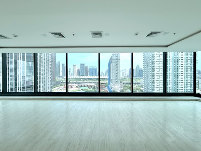 Office with free AC 8:00-22:00, 350m from MRT Rama 9, Bangkok, Huai Khwang, Bangkok, , 226 sqm, Office Space For Rent, by Sirikul Wattanakorn, 500447833 - DDproperty.com