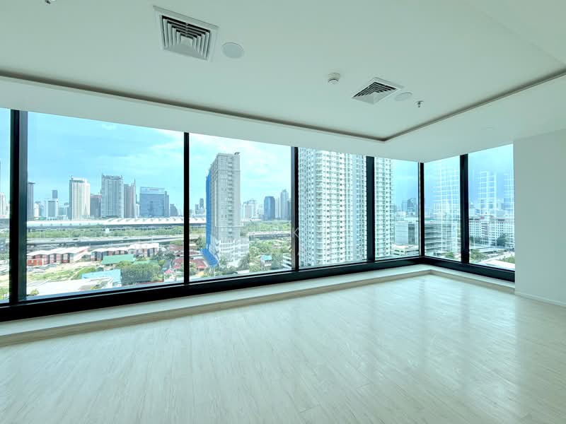 Office with free AC 8:00-22:00, 350m from MRT Rama 9, Bangkok, Huai Khwang, Bangkok, , 226 sqm, Office Space For Rent, by Sirikul Wattanakorn, 500447833 - DDproperty.com