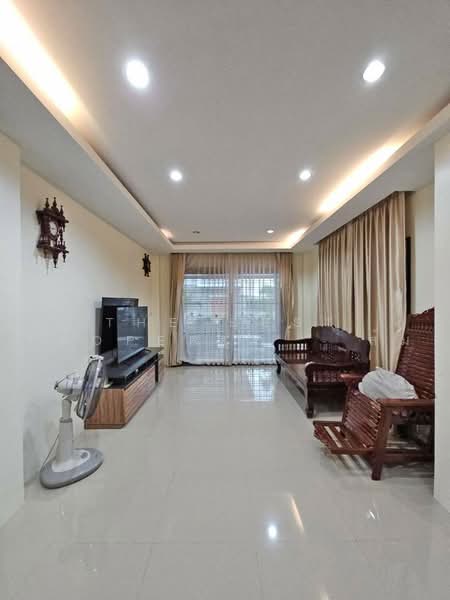 หมู่บ้านธนาสิริเฮ้าส์ ชลบุรี, Chon Buri (Pattaya), Ban Bung, Chon Buri (Pattaya), 4 Bedrooms, 188 sqm, Single Detached House For Sale, by The Best Property ส้ม , 500447840 - DDproperty.com