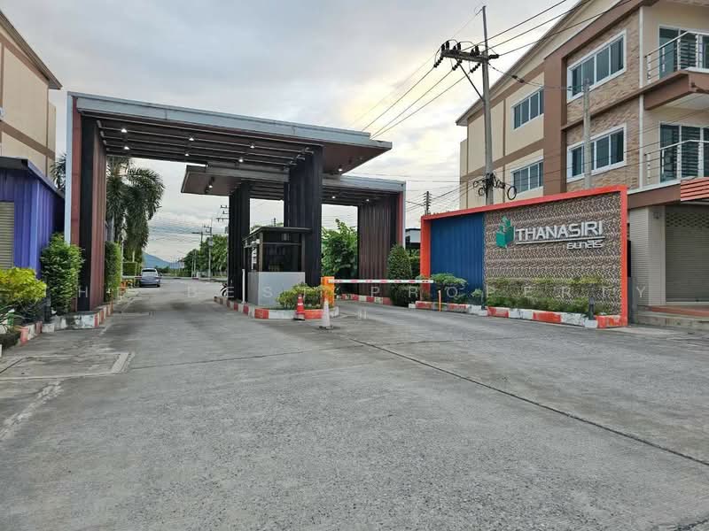 หมู่บ้านธนาสิริเฮ้าส์ ชลบุรี, Chon Buri (Pattaya), Ban Bung, Chon Buri (Pattaya), 4 Bedrooms, 188 sqm, Single Detached House For Sale, by The Best Property ส้ม , 500447840 - DDproperty.com