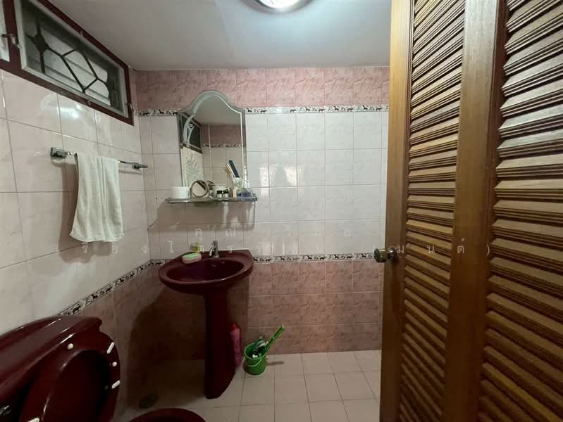 บ้านเดี่ยว 2 ชั้น 101 ตร.ว. บ้านเดี่ยว ใกล้ MRT ลาดพร้าว71 เซ็นทรัลอีสต์วิลล์ ซอยสังคมสงเคราะห์16, Bangkok, ถนนลาดพร้าว, Lat Phrao, Bangkok, 4 Bedrooms, 400 sqm, Single Detached House For Sale, by คุณ วิมล เรืองไตรรัตน์ (มนต์), 500447859 - DDproperty.com