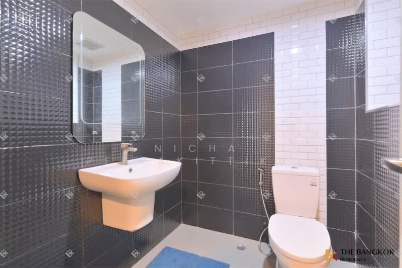Royal Castle Sukhumvit, Bangkok, 30 Soi Sukhumvit 39, Khlongtoei Nua, Watthana, Bangkok, 3 Bedrooms, 160 sqm, Condo For Rent, by Nicha Peerakittikul, 500447892 - DDproperty.com