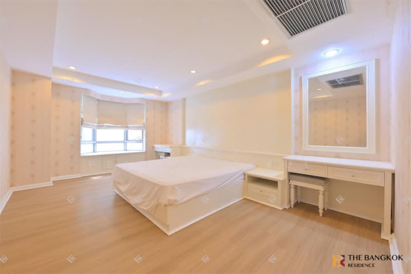 Royal Castle Sukhumvit : รอยัล คาสเซอร์ สุขุมวิท, กรุงเทพ, 30 ซอยสุขุมวิท 39, คลองเตยเหนือ, วัฒนา, กรุงเทพ, 160 ตร.ม., คอนโด ให้เช่า, โดย Nicha Peerakittikul, 500447892 - DDproperty.com