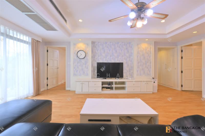 Royal Castle Sukhumvit, Bangkok, 30 Soi Sukhumvit 39, Khlongtoei Nua, Watthana, Bangkok, 3 Bedrooms, 160 sqm, Condo For Rent, by Nicha Peerakittikul, 500447892 - DDproperty.com