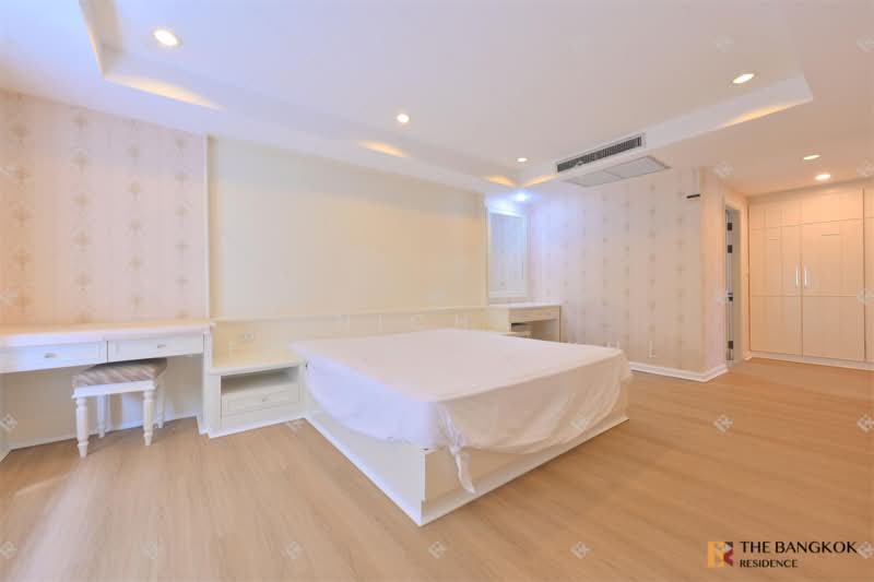 Royal Castle Sukhumvit, Bangkok, 30 Soi Sukhumvit 39, Khlongtoei Nua, Watthana, Bangkok, 3 Bedrooms, 160 sqm, Condo For Rent, by Nicha Peerakittikul, 500447892 - DDproperty.com