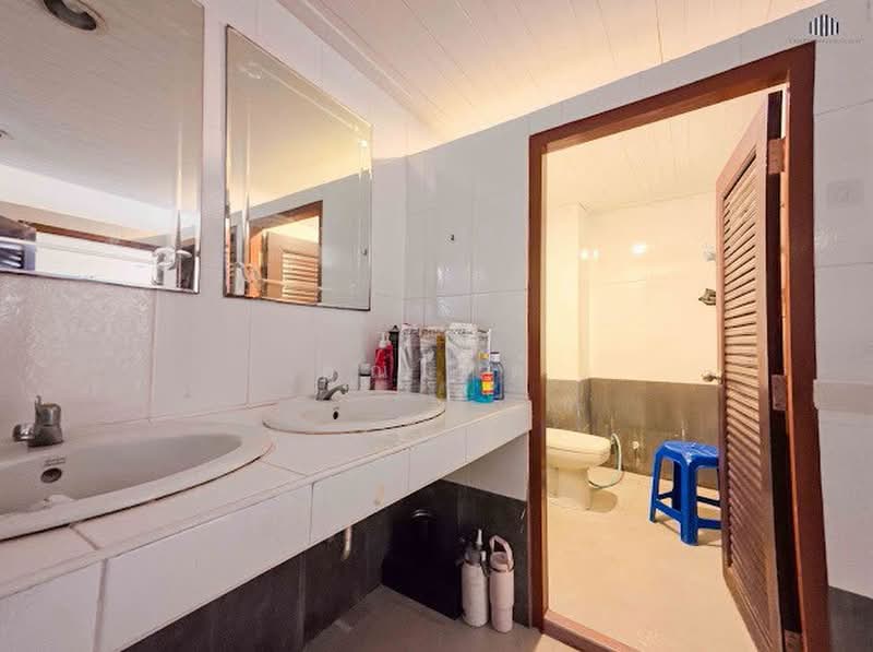 One Property. 4.5-Storey Commercial Building, 2 Connected Units, 32.3 sq.wah, Roadfront Location, Bangkok, Bang Wa, Phasi Charoen, Bangkok, 1 Bedroom, 679 sqm, Townhouse For Sale, by คุณไทด์, 500447964 - DDproperty.com