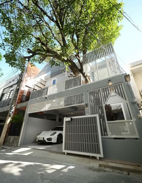 Townhome Sukhumvit 49, Bangkok, Khlong Tan Nua, Watthana, Bangkok, 3 Bedrooms, 225 sqm, Townhouse For Sale, by Kanrutai Dawruang, 500448052 - DDproperty.com