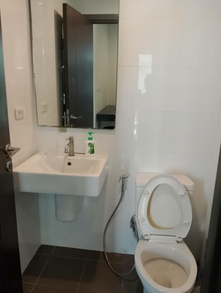 The Base Park East Sukhumvit 77, Bangkok, 99 Soi Pridi Banomyong 2, Phra Kanong Nua, Watthana, Bangkok, 1 Bedroom, 34 sqm, Condo For Rent, by Khun Toey เตย, 500448070 - DDproperty.com