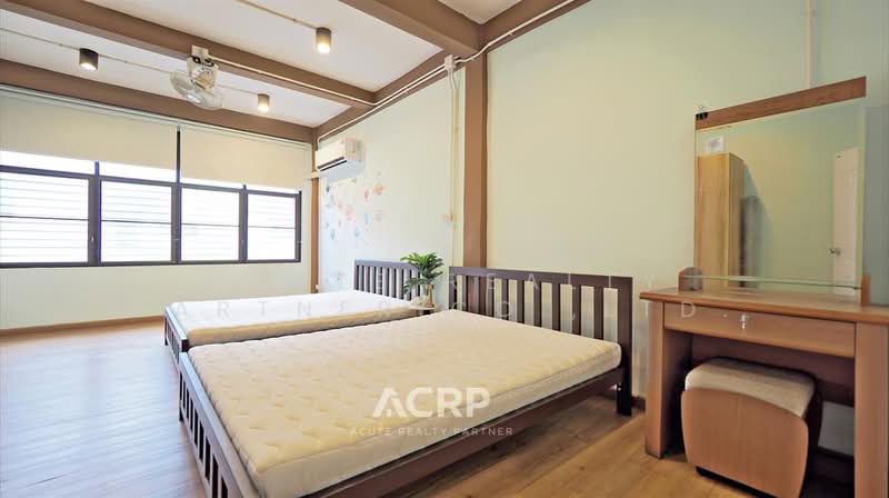 Townhouse for sale in Soi Phetkasem 25. Prime Location Near BTS & MRT. Rent 22,000 THB/mo, Bangkok, Pak Khlong Phasi Charoen, Phasi Charoen, Bangkok, , 190 sqm, Shophouse For Rent, by Acute Realty Partner Co.,Ltd., 500448081 - DDproperty.com