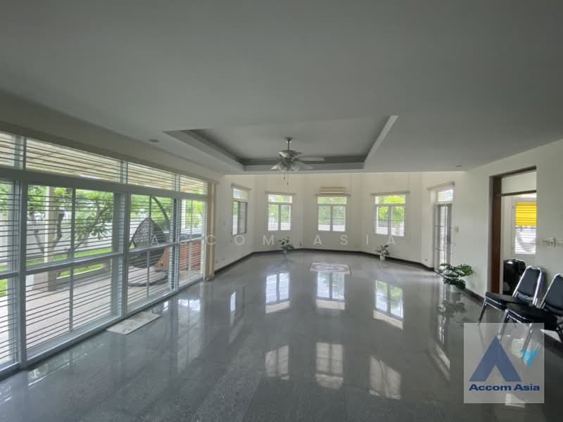 Classic House with Private Pool and Garden in Peaceful Sukhumvit Area (AA20243), Bangkok, Khlong Tan Nua, Watthana, Bangkok, 4 Bedrooms, 650 sqm, Single Detached House For Rent, by Accom Asia, 500448116 - DDproperty.com