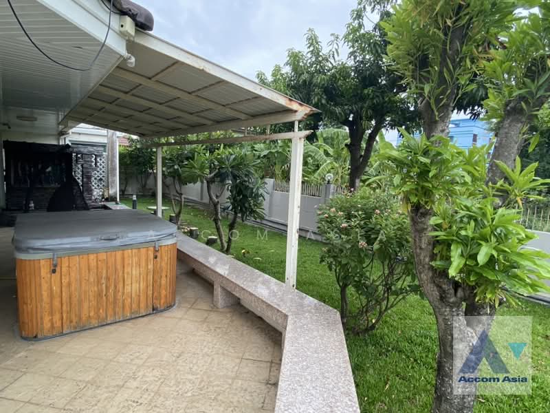Classic House with Private Pool and Garden in Peaceful Sukhumvit Area (AA20243), Bangkok, Khlong Tan Nua, Watthana, Bangkok, 4 Bedrooms, 650 sqm, Single Detached House For Rent, by Accom Asia, 500448116 - DDproperty.com