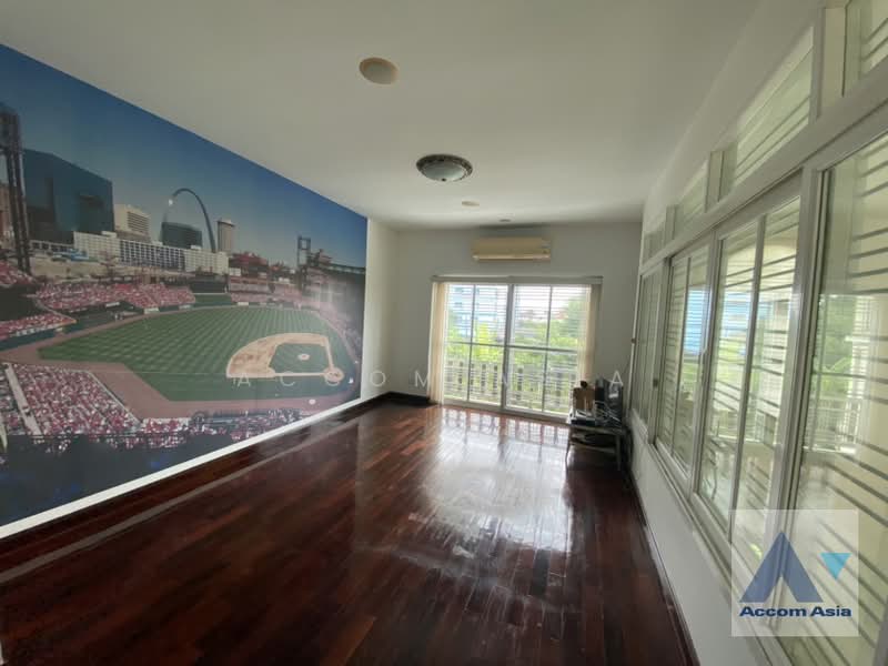 Classic House with Private Pool and Garden in Peaceful Sukhumvit Area (AA20243), Bangkok, Khlong Tan Nua, Watthana, Bangkok, 4 Bedrooms, 650 sqm, Single Detached House For Rent, by Accom Asia, 500448116 - DDproperty.com