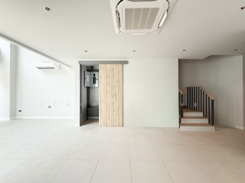 บ้านเดี่ยวรัชโยธิน, Bangkok, Chan Kasem, Chatuchak, Bangkok, 4 Bedrooms, 371 sqm, Single Detached House For Sale, by อภิมงคล สุขเกษม, 500448235 - DDproperty.com