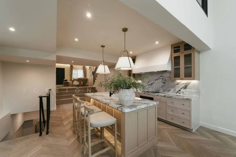 Regent 71 Place, Bangkok, Phra Kanong Nua, Watthana, Bangkok, 5 Bedrooms, 350 sqm, Townhouse For Sale, by Foreign Hub Estate, 500448274 - DDproperty.com