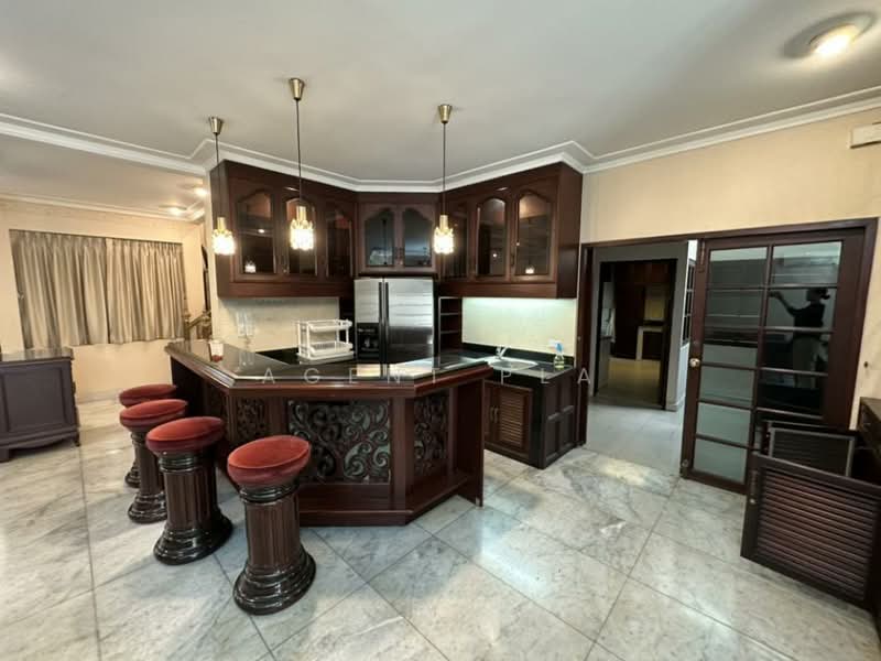 For Rent: 2-Story Detached House, Soi Suan Plu, Sathorn, near BTS Chong Nonsi (SPSAD4107), Bangkok, Thung Maha Mek, Sathon, Bangkok, 5 Bedrooms, 800 sqm, Single Detached House For Rent, by Agent Pla, 500448309 - DDproperty.com