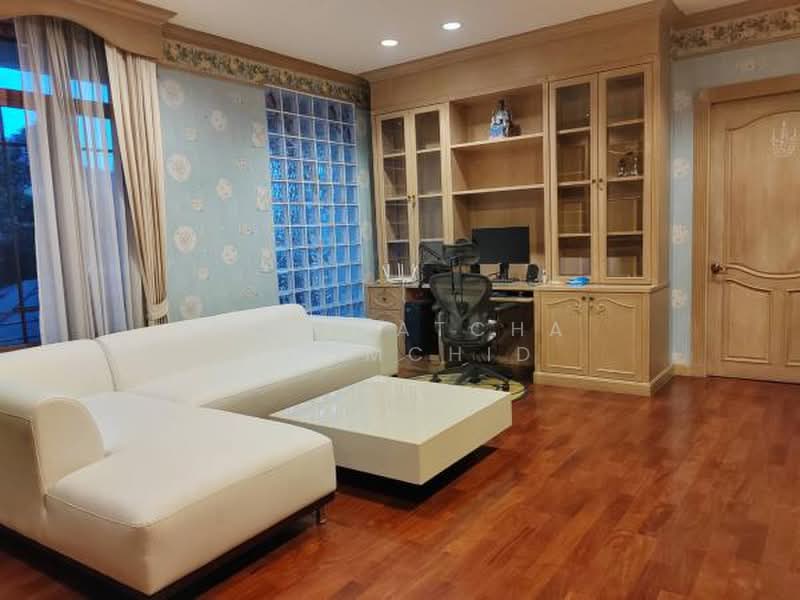 Narasiri Pattanakarn-Srinakarin, Bangkok, 878 Soi Srinakarin 20, Khlong Chan, Bang Kapi, Bangkok, 4 Bedrooms, 445 sqm, Single Detached House For Rent, by Ploypatcha Chomchid, 500448360 - DDproperty.com