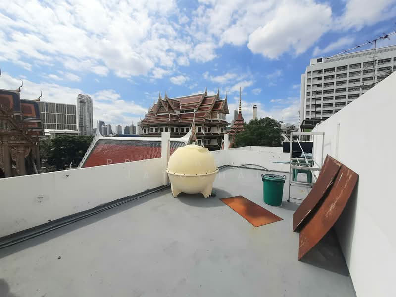 ทาวน์เฮ้าส์ 3-ห้องนอน, กรุงเทพ, ยานนาวา, สาทร, กรุงเทพ, 180 ตร.ม., ทาวน์เฮ้าส์ ขาย, โดย Preeyapohn Jatuchai, 500448426 - DDproperty.com