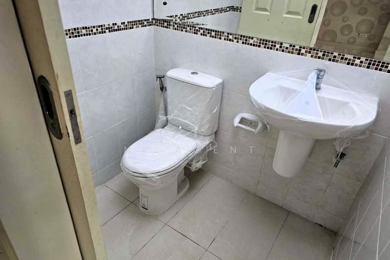 Baan Klang Mueng Ladprao 101, Bangkok, Soi Ladprao 101, Ladprao Road, Khlong Chan, Bang Kapi, Bangkok, 3 Bedrooms, 178 sqm, Townhouse For Sale, by NR AGENT, 500448432 - DDproperty.com