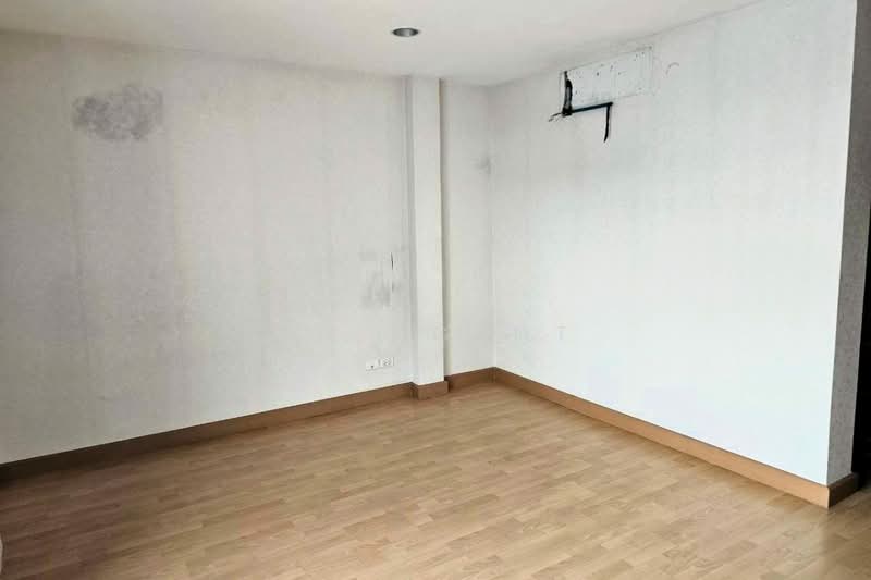 Baan Klang Mueng Ladprao 101, Bangkok, Soi Ladprao 101, Ladprao Road, Khlong Chan, Bang Kapi, Bangkok, 3 Bedrooms, 178 sqm, Townhouse For Sale, by NR AGENT, 500448432 - DDproperty.com