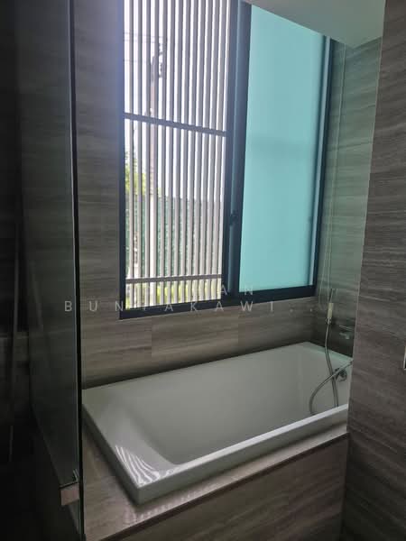 The Ava Residence, Bangkok, Sukhumvit 77 Road, Suan Luang, Bangkok, 3 Bedrooms, 450 sqm, Single Detached House For Rent, by Daran Buntakawinkul, 500448435 - DDproperty.com