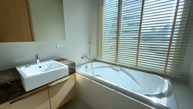 39 by Sansiri, Bangkok, 11 Sukhumvit Road, Khlong Tan Nua, Watthana, Bangkok, 2 Bedrooms, 80 sqm, Condo For Rent, by Ulaiwan Boonsiri, 500448446 - DDproperty.com