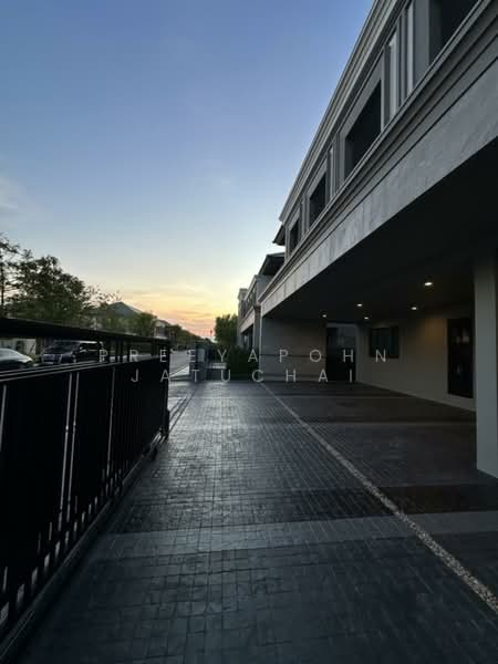 Grand Bangkok Boulevard Krungthepkritha : แกรนด์ บางกอก บูเลอวาร์ด กรุงเทพกรีฑา, กรุงเทพ, ถนน ศรีนครินทร์-ร่มเกล้า, คลองสามประเวศ, ลาดกระบัง, กรุงเทพ, 604 ตร.ม., บ้านเดี่ยว ขาย, โดย Preeyapohn Jatuchai, 500448448 - DDproperty.com