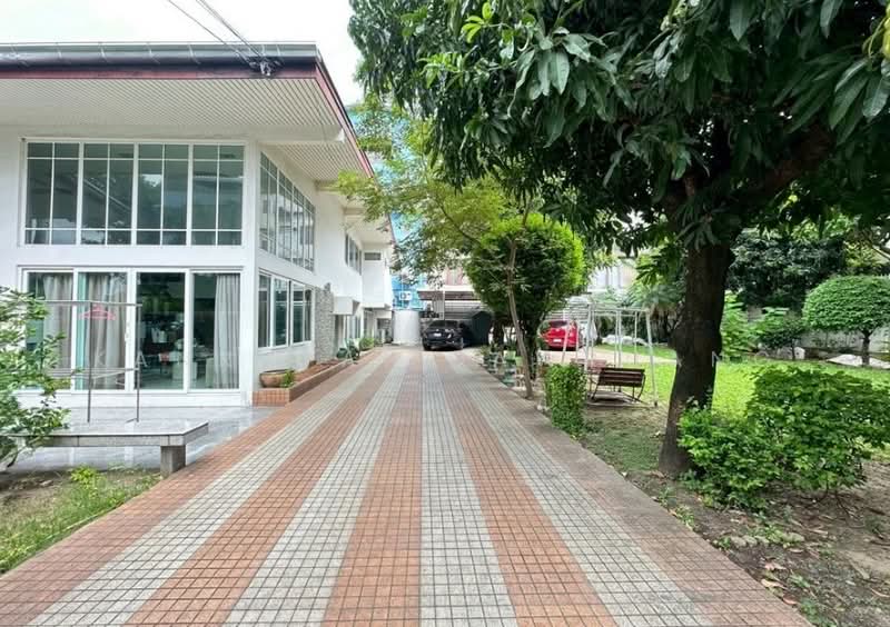 Single House Rama 9, Bangkok, Hua Mak, Bang Kapi, Bangkok, 5 Bedrooms, 400 sqm, Single Detached House For Sale, by Kanrutai Dawruang, 500448467 - DDproperty.com