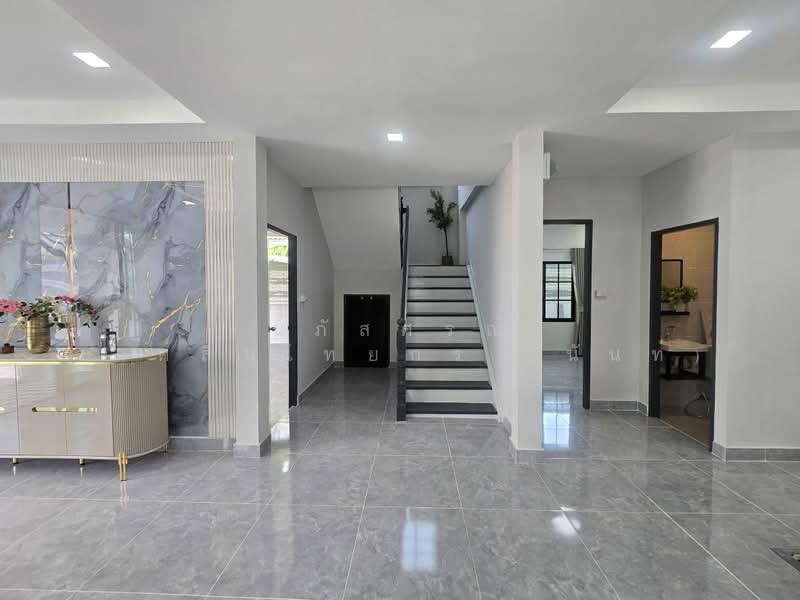 K.C. Garden Home, Bangkok, Nimit Mai Road, Sam Wa Tawan Ok, Khlong Sam Wa, Bangkok, 5 Bedrooms, 220 sqm, Single Detached House For Sale, by นภัสศรณ์ วงศ์สินไทยกร (นันท์), 500448535 - DDproperty.com