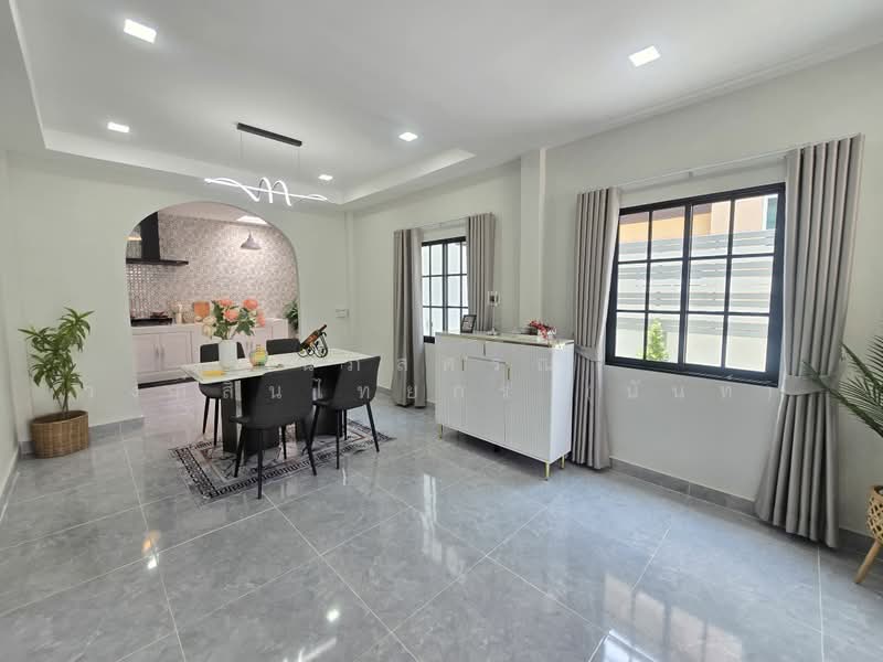 K.C. Garden Home, Bangkok, Nimit Mai Road, Sam Wa Tawan Ok, Khlong Sam Wa, Bangkok, 5 Bedrooms, 220 sqm, Single Detached House For Sale, by นภัสศรณ์ วงศ์สินไทยกร (นันท์), 500448535 - DDproperty.com