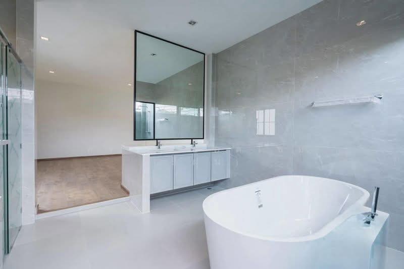 ลัดดารมย์ พุทธมณฑลสาย3, Bangkok, Thawi Watthana, Bangkok, 4 Bedrooms, 354 sqm, Single Detached House For Sale, by สรภพ ยอดไชย (สีฝุ่น), 500448560 - DDproperty.com