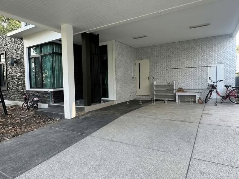 Mantana Kalapapruk-Wongwaen, Bangkok, 379 Kanchanaphisek Road, Lak Song, Bang Khae, Bangkok, 4 Bedrooms, 200 sqm, Single Detached House For Rent, by Adisorn Ploymeerassamee, 500448563 - DDproperty.com