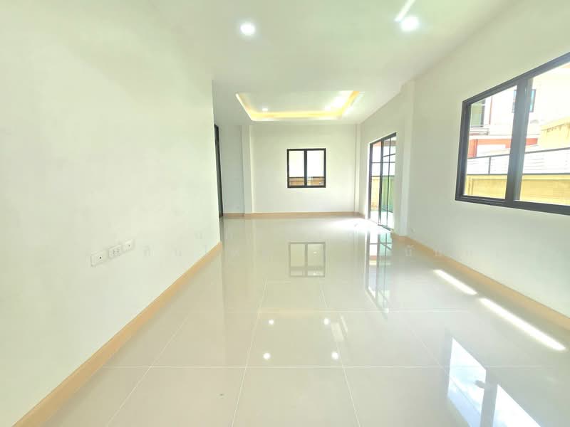 The Ricco Residence วงแหวนฯ - จตุโชติ ไทยรามัญ คลองสามวา, กรุงเทพ, ไทยรามัญ, สามวาตะวันตก, คลองสามวา, กรุงเทพ, 200 ตร.ม., บ้านเดี่ยว ขาย, โดย นภัสศรณ์ วงศ์สินไทยกร (นันท์), 500448571 - DDproperty.com