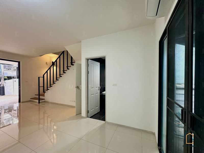 Areeya Mandarina Sukhumvit 77 : อารียา แมนดารีนา สุขุมวิท 77, กรุงเทพ, ถนนสุขุมวิท 77 (อ่อนนุช), สวนหลวง, กรุงเทพ, 225 ตร.ม., ทาวน์เฮ้าส์ ให้เช่า, โดย Metas M, 500448599 - DDproperty.com