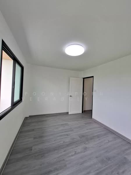 ทาวน์เฮ้าส์ : ซอยบางแวก 95 พุทธมณฑลสาย 2, Bangkok, Bang Phai, Bang Khae, Bangkok, 3 Bedrooms, 160 sqm, Townhouse For Sale, by Poonyaporn Veerabulyarit, 500448619 - DDproperty.com