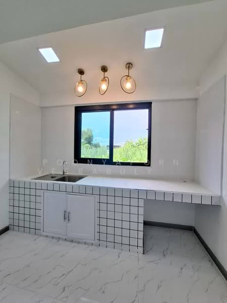 ทาวน์เฮ้าส์ : ซอยบางแวก 95 พุทธมณฑลสาย 2, Bangkok, Bang Phai, Bang Khae, Bangkok, 3 Bedrooms, 160 sqm, Townhouse For Sale, by Poonyaporn Veerabulyarit, 500448619 - DDproperty.com